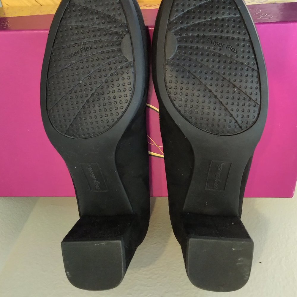 Easy Street Proper Pumps Sz 7 NEW 2" block heel BLACK SuperFlex sole SuperSuede - Picture 13 of 16